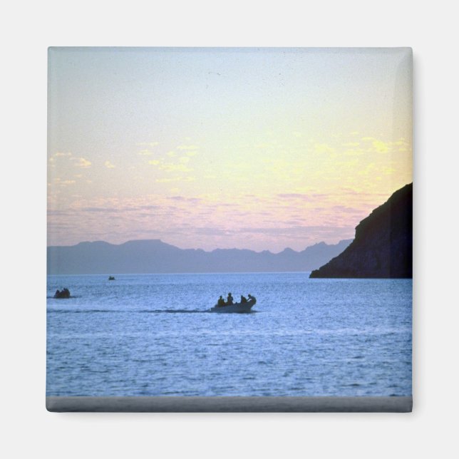 Sonnenuntergang, kleines Boot auf See von Cortez,  Magnet (Vorne)