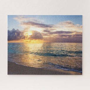 Sonnenuntergang mit Blasen vor den Cayman Islands