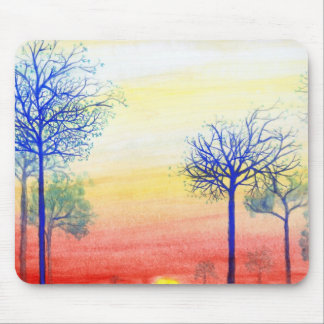 Sonnenuntergang mit blauen Bäumen Mousepad