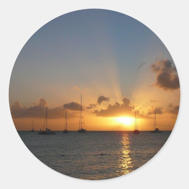 Sonnenuntergang mit Segelbooten Tropical Landscape Runder Aufkleber (Vorderseite)
