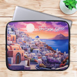Sonnenuntergang Santorini Insel Illustration | Rei Laptopschutzhülle<br><div class="desc">Sonnenuntergang Santorini Insel Illustration | Reisen Art Laptop Ärmel.</div>