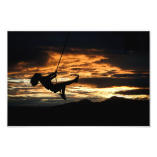 Sonnenuntergang Silhouette des Mädchens Fotodruck