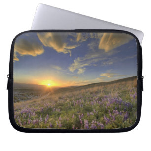 Sonnenuntergang über dem Bitterroot Gebirge und ri Laptopschutzhülle