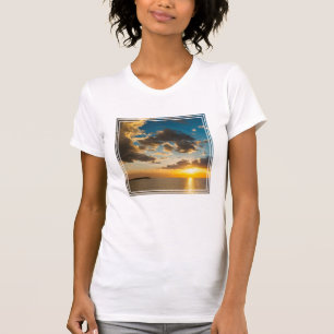 Sonnenuntergang über dem Ozean, Fidschi T-Shirt