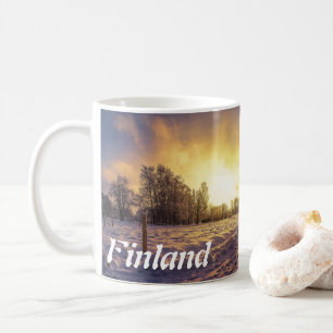 Sonnenuntergang über dem schneebedeckten Winterpar Kaffeetasse