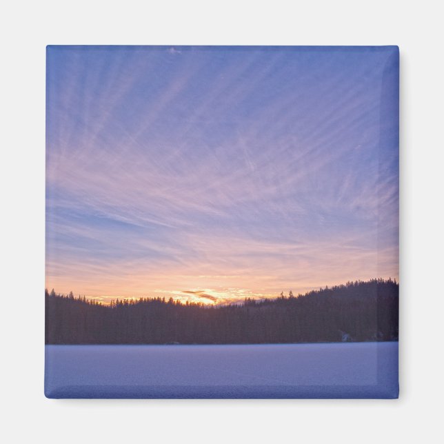 Sonnenuntergang über dem schneebedeckten Wintersee Magnet (Vorne)