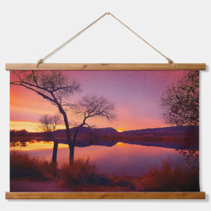 Sonnenuntergang über dem See Wandteppich Mit Holzrahmen