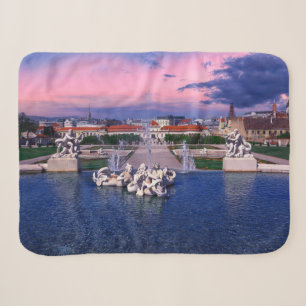Sonnenuntergang über dem Springbrunnen in Wien Sherpadecke
