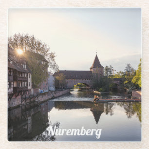 Sonnenuntergang über der alten mittelalterlichen B Glasuntersetzer