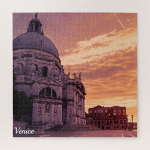 Sonnenuntergang über der Basilika von Venedig