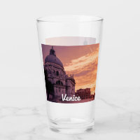 Sonnenuntergang über der Basilika von Venedig