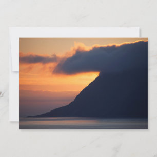 Sonnenuntergang über der Küstenlinie von Alesund Dankeskarte