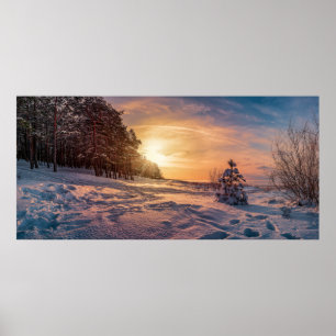 Sonnenuntergang über der schneebedeckten Winterküs Poster