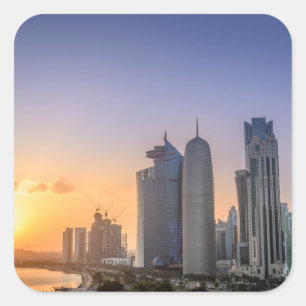 Sonnenuntergang über der Stadt Doha, Katar Quadratischer Aufkleber