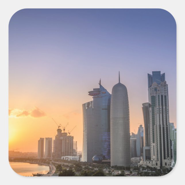 Sonnenuntergang über der Stadt Doha, Katar Quadratischer Aufkleber (Vorderseite)