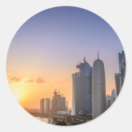 Sonnenuntergang über der Stadt Doha, Katar Runder Aufkleber