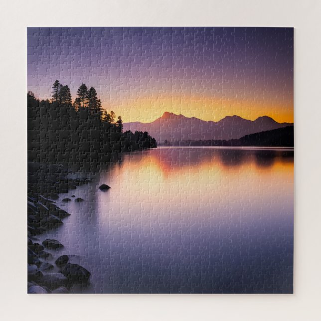 Sonnenuntergang über einem See (Vertikal)