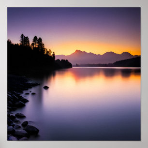 Sonnenuntergang über einem See Poster