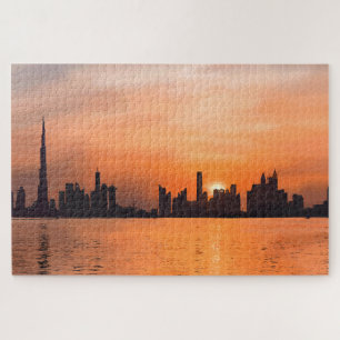 Sonnenuntergang über einer Küstenstadt - Aquarell
