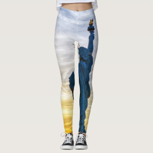 Sonnenuntergang über einer Replik der Freiheitssta Leggings