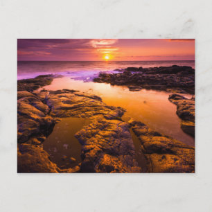 Sonnenuntergang über Gezeitenpools, Hawaii Postkarte