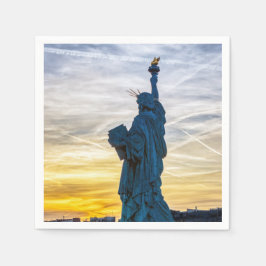 Sonnenuntergang über Replik der Freiheitsstatue in Serviette