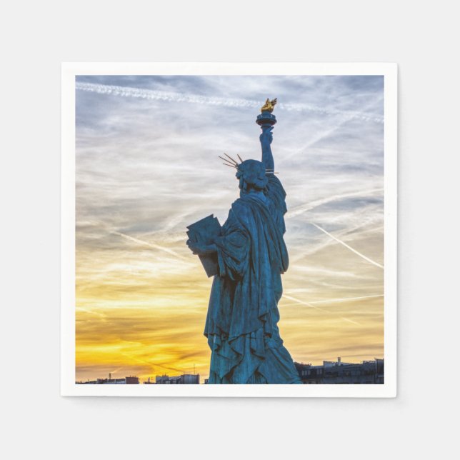 Sonnenuntergang über Replik der Freiheitsstatue in Serviette (Vorderseite)