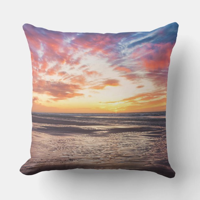 Sonnenuntergang über Strand und Meer Kissen (Vorderseite)