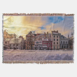 Sonnenuntergang über Straße in Riga Decke