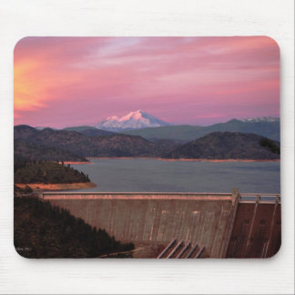 Sonnenuntergang und Mt. Shasta Mousepad