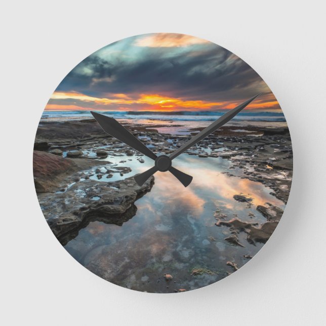 Sonnenuntergang von den Gezeitenpools Runde Wanduhr (Vorderseite)