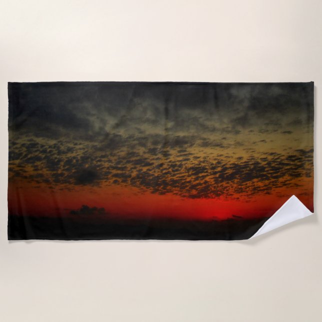 Sonnenuntergang vor dem Sturm Strandtuch (Vorderseite)