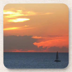 Sonnenuntergang Wolken und Segelboot Seascape Getränkeuntersetzer