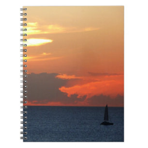 Sonnenuntergang Wolken und Segelboot Seascape Notizblock