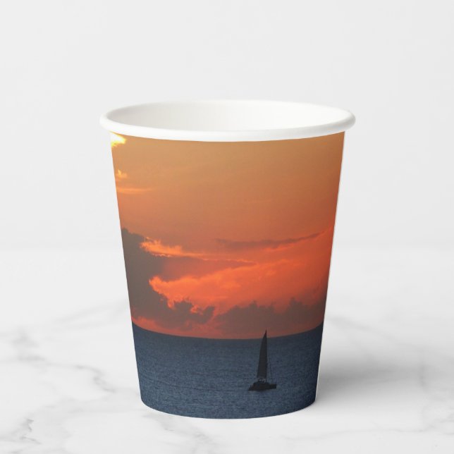 Sonnenuntergang Wolken und Segelboot Seascape Pappbecher (Rückseite)