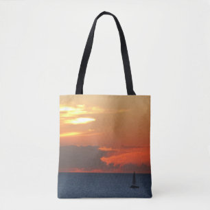 Sonnenuntergang Wolken und Segelboot Seascape Tasche