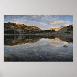 Sonnenuntergangsreflexionen am Lake Helen, Lassen Poster