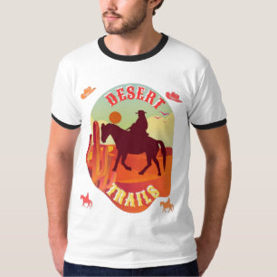 Sonnenuntergangswege, Cowboy & Kaktus Wüstenreise. T-Shirt