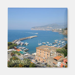 Sonnige italienische Stadt Sorrento an einem ruhig Magnet