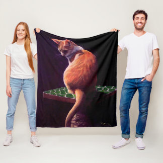 Sonnige Orange/gelbe Katze beim Beobachten von Gol Fleecedecke