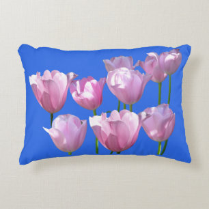 Sonnige rosa Tulpen auf Kust. Hintergrundfarbenkis Dekokissen