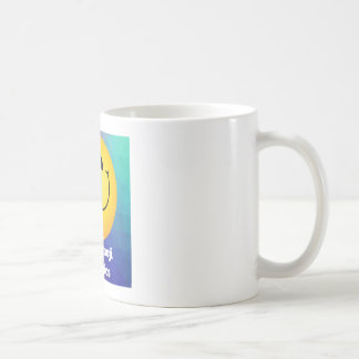 Sonnige Seiten: Weiße Tasse mit Niedlichem Gelben 