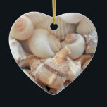 Sonnige Sommerhäuser, Muscheln Beach Liebe Keramik Ornament<br><div class="desc">Sonnige Sommerhäuser,  Muscheln Beach Liebe</div>