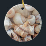 Sonnige Sommerhäuser, Muscheln Beach Liebe Keramikornament<br><div class="desc">Sonnige Sommerhäuser,  Muscheln Beach Liebe</div>