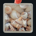 Sonnige Sommerhäuser, Muscheln Beach Liebe Ornament Aus Metall<br><div class="desc">Sonnige Sommerhäuser,  Muscheln Beach Liebe</div>