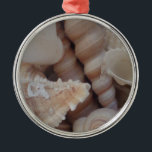 Sonnige Sommerhäuser, Sea Muschel Beach Liebe Ornament Aus Metall<br><div class="desc">Sonnige Sommerhäuser,  Sea Muschel Beach Liebe</div>