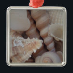 Sonnige Sommerhäuser, Sea Muschel Beach Liebe Ornament Aus Metall<br><div class="desc">Sonnige Sommerhäuser,  Sea Muschel Beach Liebe</div>