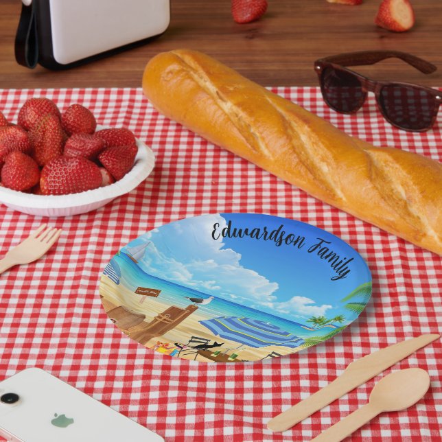 Sonnige Sommerstrandszene mit Monogramm Pappteller (Picknick)