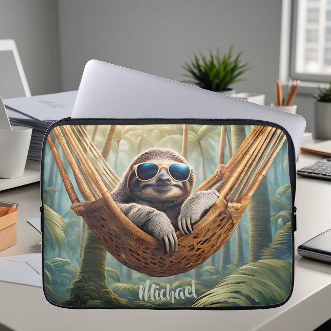 Sonniger Hang mit Sonnenbrille in einer Hängematte Laptopschutzhülle (Von Creator hochgeladen)