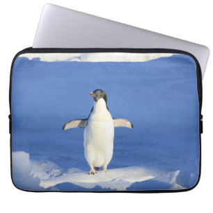 Sonniger Pinguin auf Eis-Foto Laptopschutzhülle